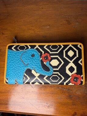 Wallet Red Flower and Blue Elephant Accents 8” x 4” card pockets & zipper